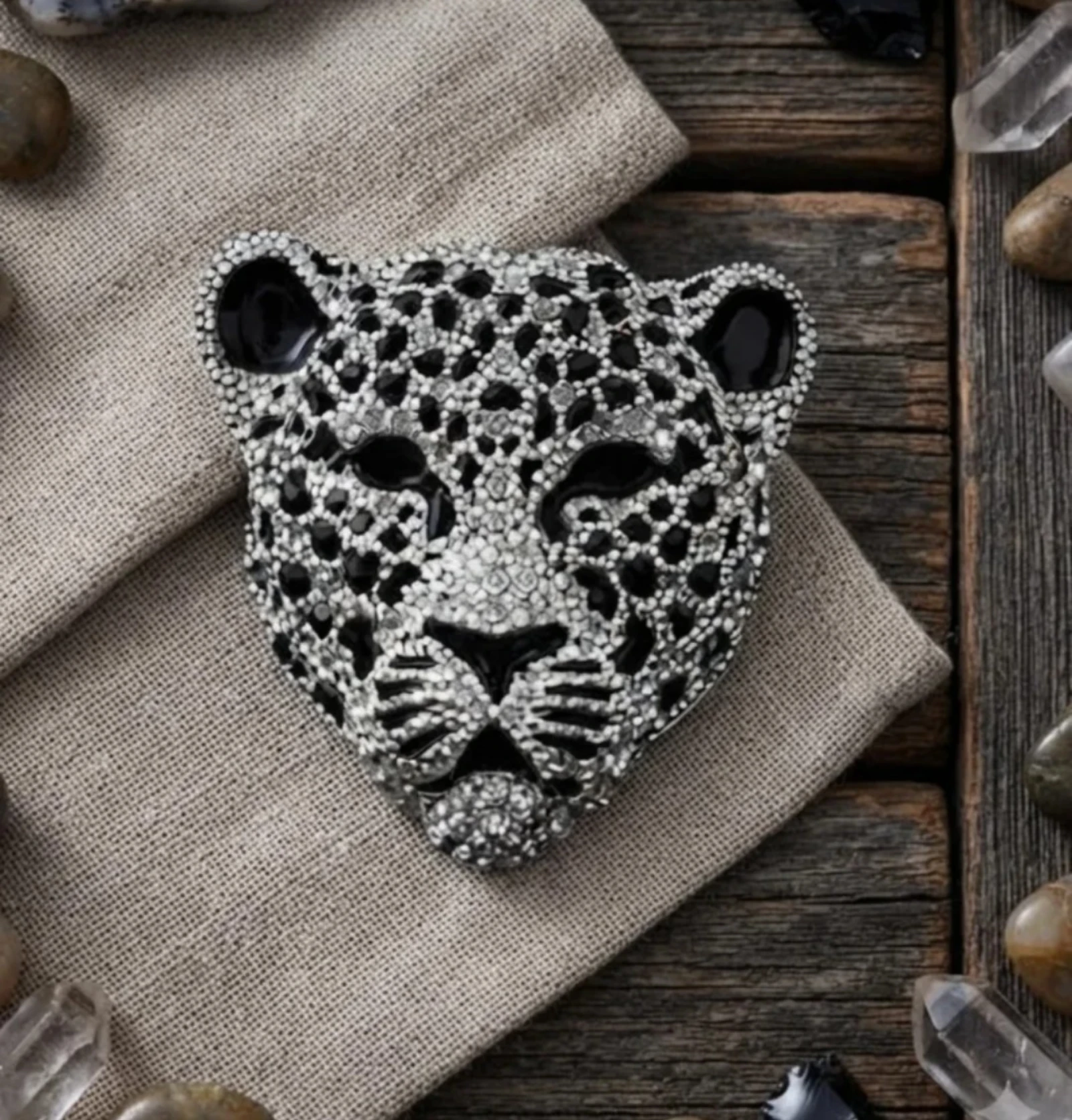 Broche de leopardo